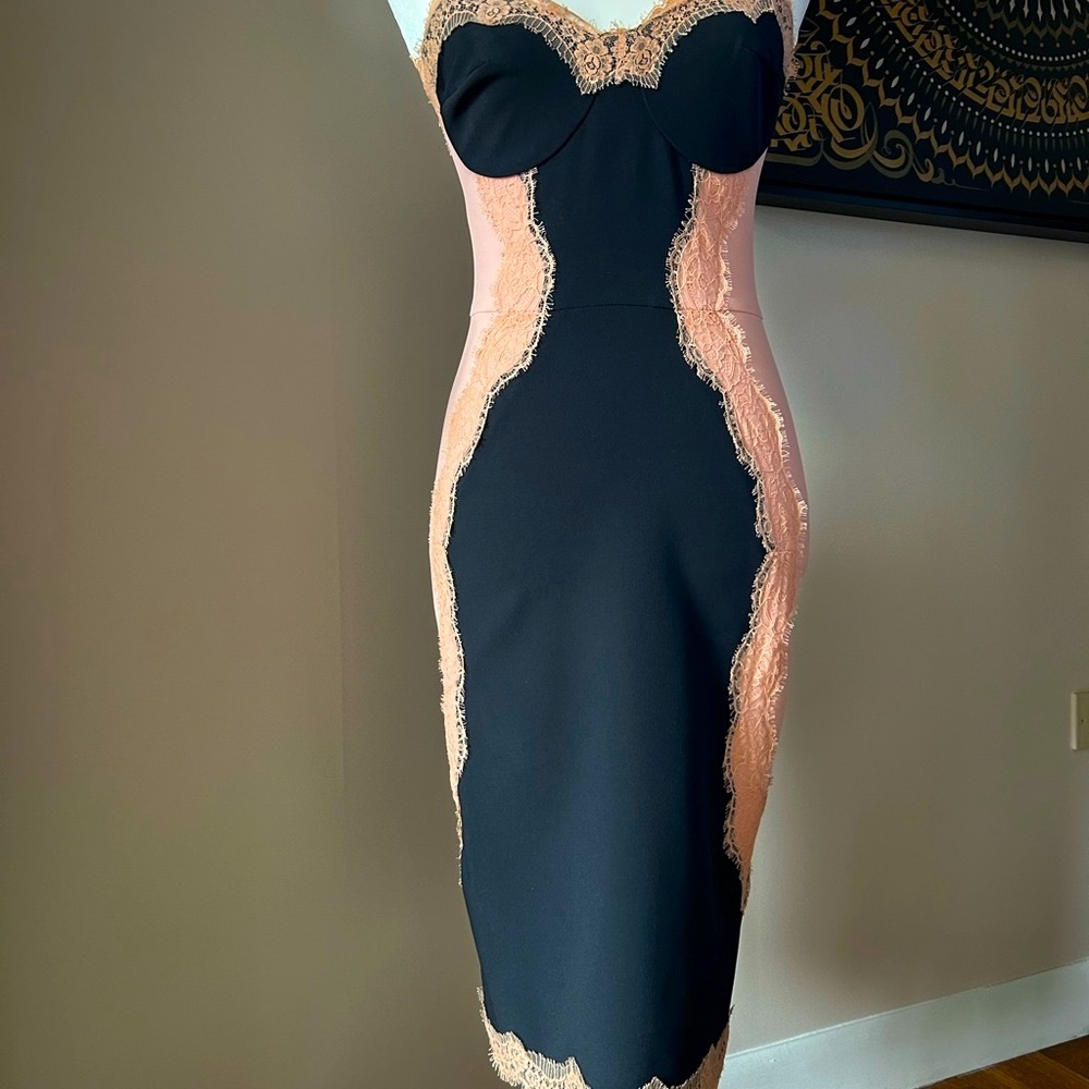 ELISABETTA FRANCHI
Lace Cocktail Dress